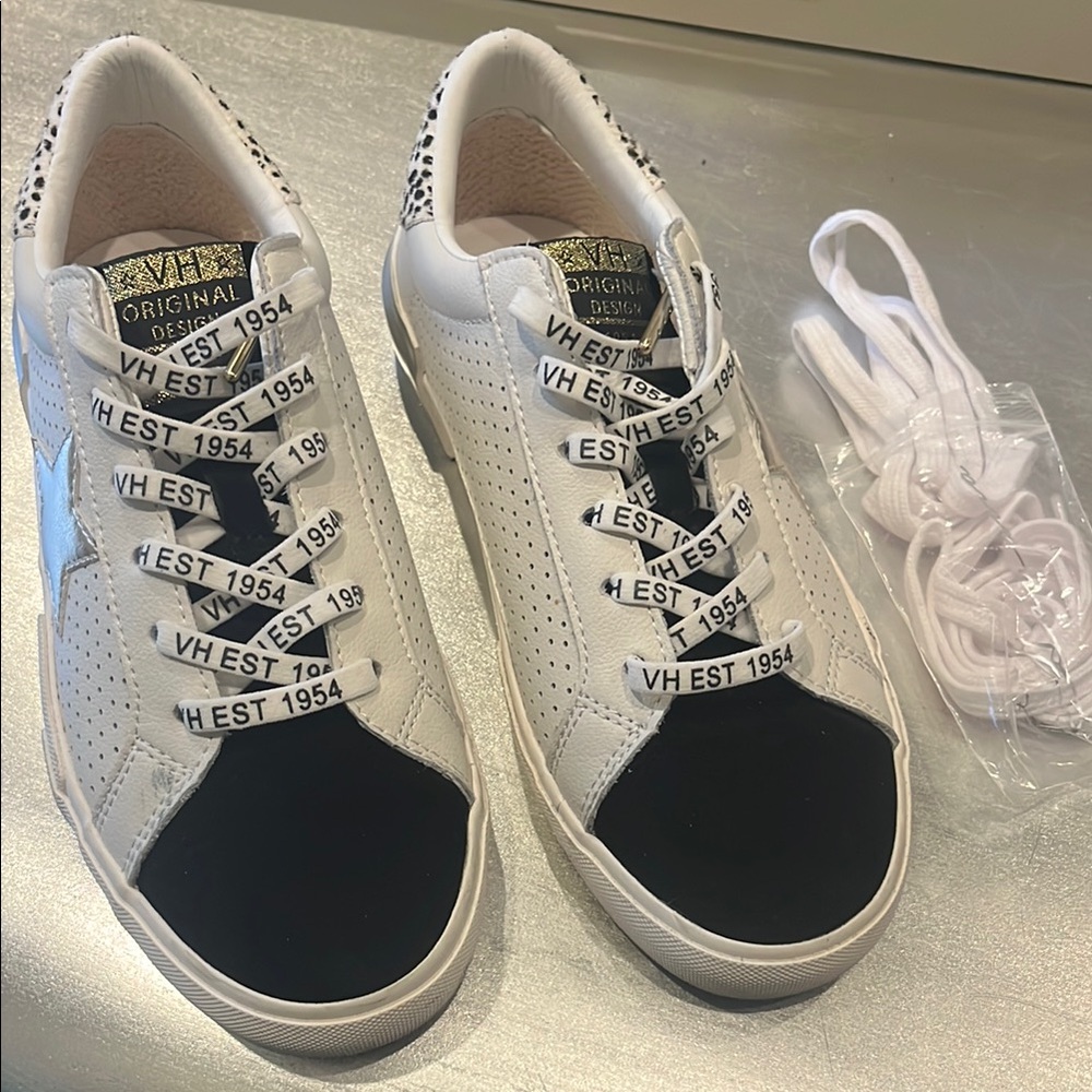 Vintage Havana gadol sneakers with extra white laces